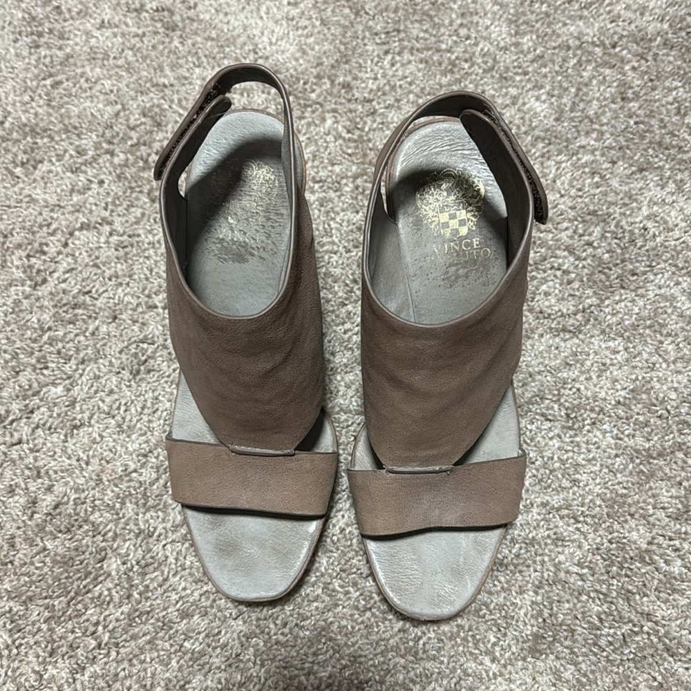 Heels - Picture 4 of 5